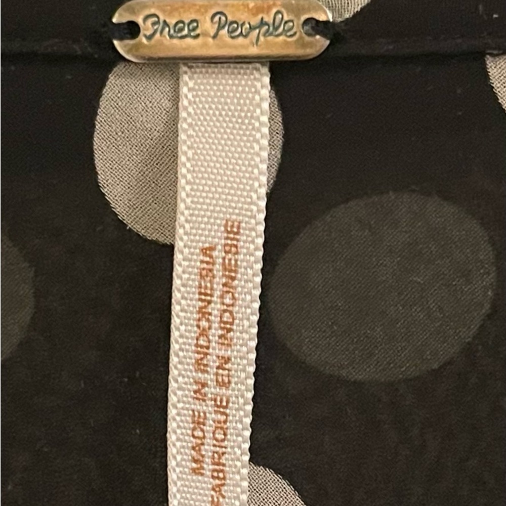 Free People sheer polka dot button down blouse Sz M - Picture 2 of 4